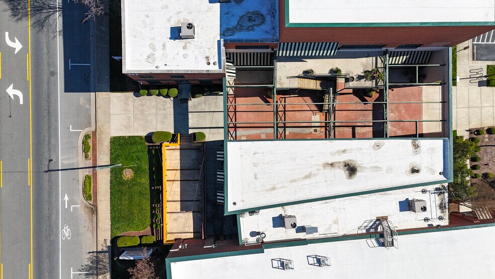 More Photos Of 363 Church St N, Concord Loft Creative Space For Lease