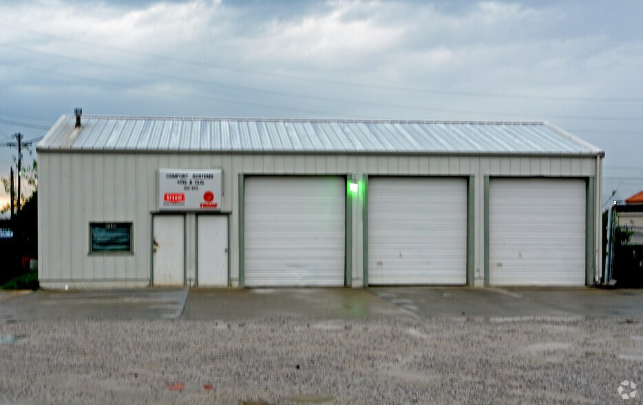 More Photos Of 17230-17232 Bel-Ray Pl, Belton Warehouse For Sale