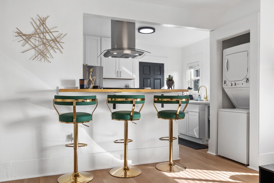 More Photos Of 1055 21st Street, San Diego Apartments For Sale