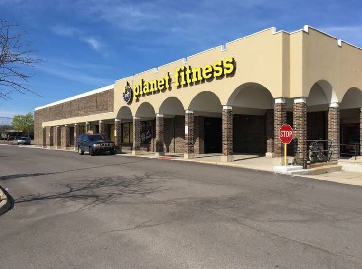 More Photos Of 19001-19265 West Rd, Woodhaven Unknown For Lease