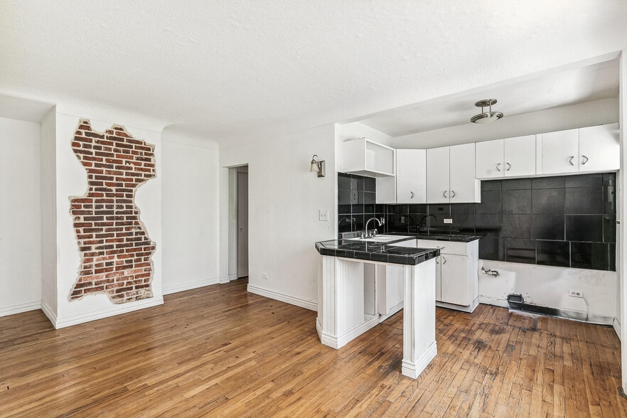 More Photos Of 1644 Pennsylvania St, Denver Apartments For Sale