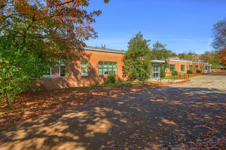 More Photos Of 150 Gamma Dr, Pittsburgh Light Manufacturing For Sale