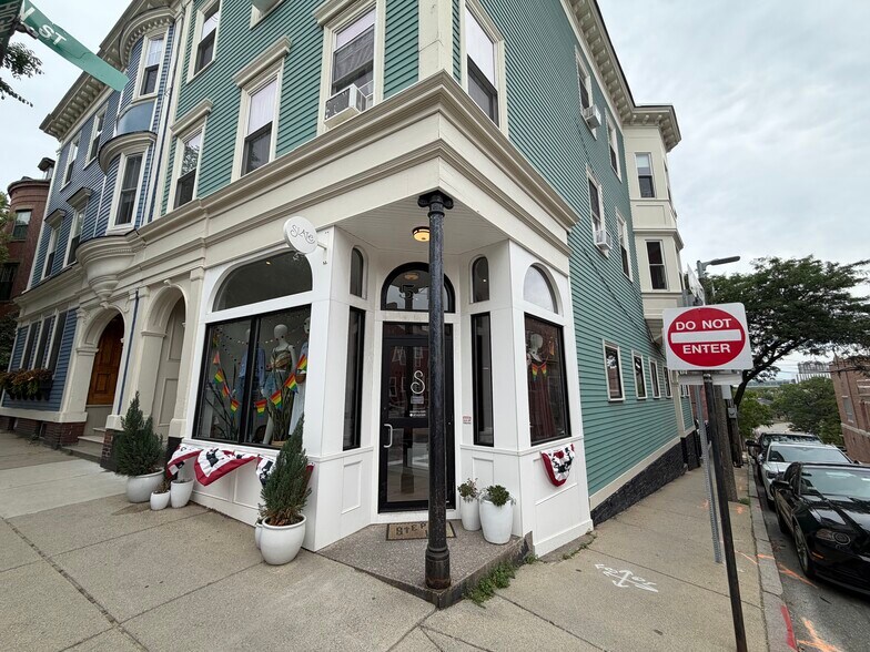 More Photos Of 54 High St, Boston General Retail For Sale