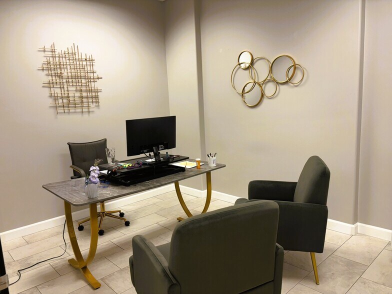 More Photos Of 80 N McClintock Dr, Chandler Medical For Sale