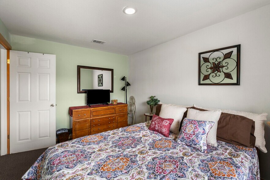 More Photos Of 11200 Thaxton Rd, Austin Religious Facility For Sale