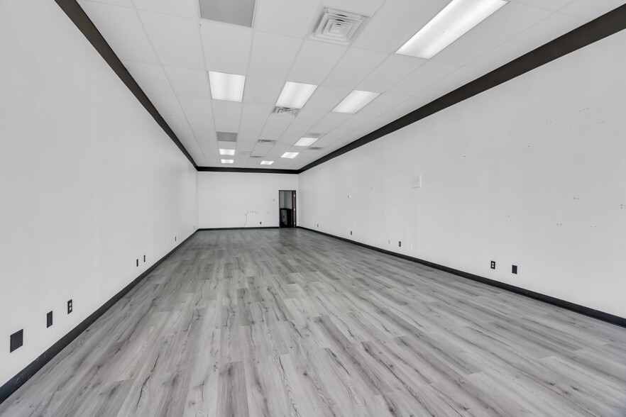 More Photos Of 313-323 N Spur 63, Longview Storefront Retail Office For Sale