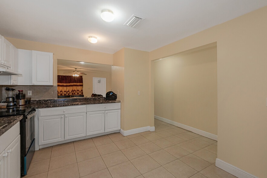 More Photos Of 4063-4065 SW 51st St, Fort Lauderdale Apartments For Sale