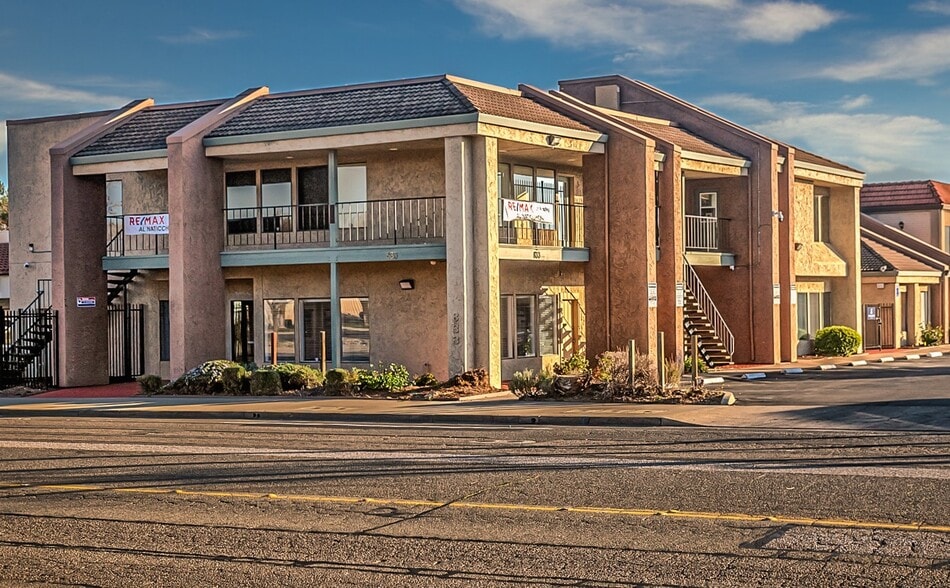 More Photos Of 833 Mistletoe Ln, Redding Office For Lease