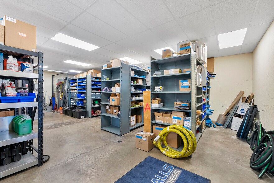 More Photos Of 1133 53rd Ct N, Mangonia Park Warehouse For Sale