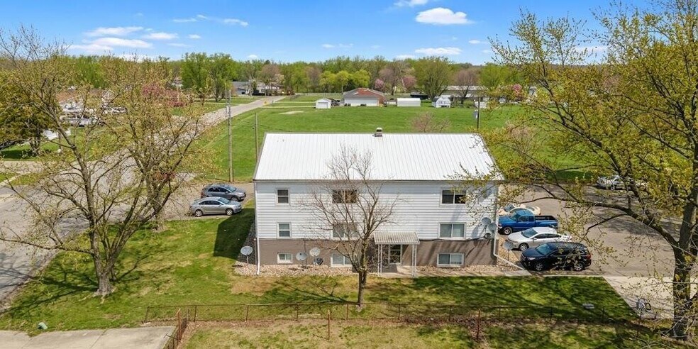 More Photos Of 522 N Main St, Hanna City Apartments For Sale