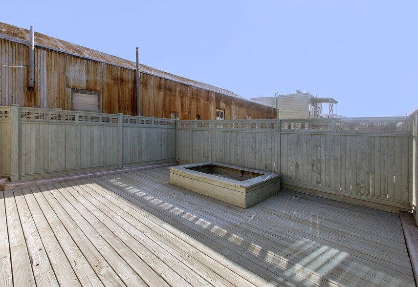 More Photos Of 49 Duboce Ave, San Francisco Warehouse For Sale