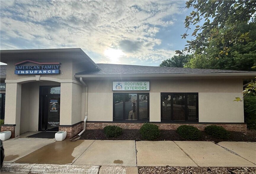 Primary Photo Of 21628 Midland Dr, Shawnee Office For Lease