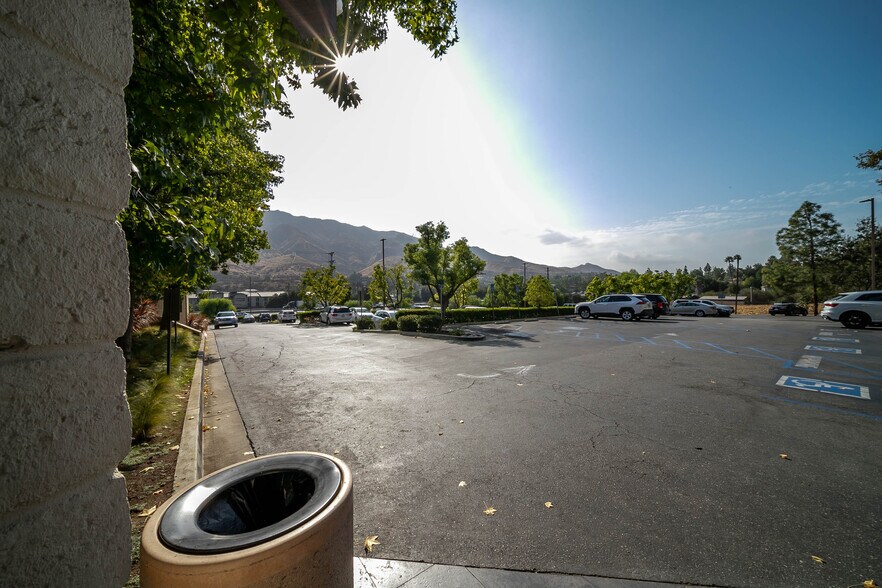 More Photos Of 29525 Canwood St, Agoura Hills Medical For Lease