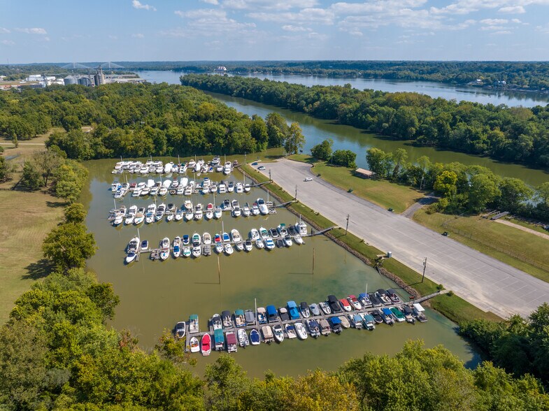 More Photos Of 4000 Utica Pike, Jeffersonville Marina For Sale