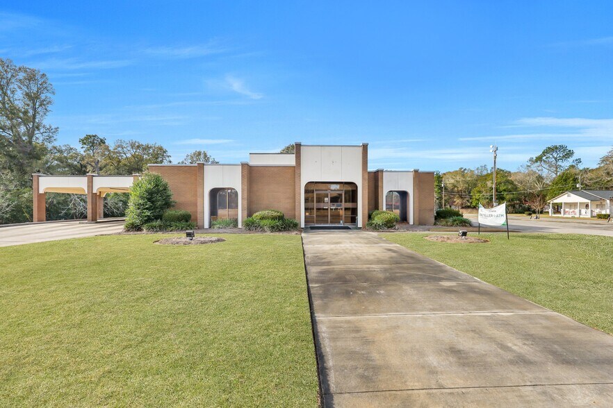 More Photos Of 176 S Main St, Reidsville Freestanding For Sale