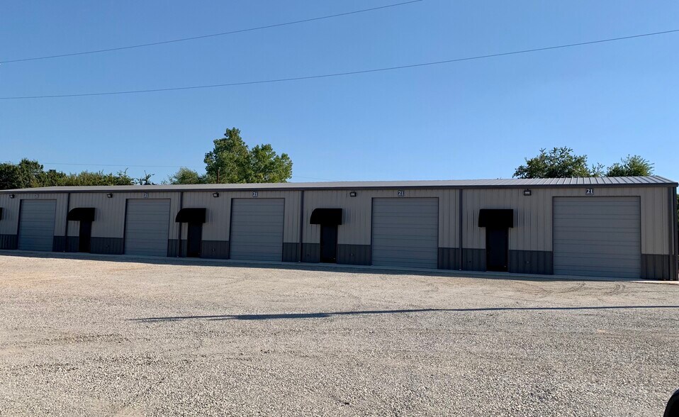 More Photos Of 1011 Upper Denton Rd, Weatherford Warehouse For Lease