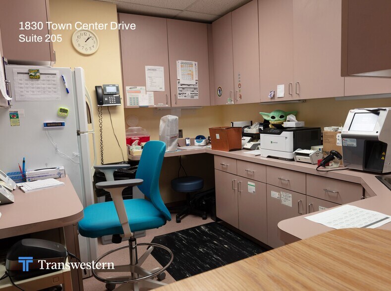 More Photos Of 1830 Town Center Dr, Reston Medical For Sale