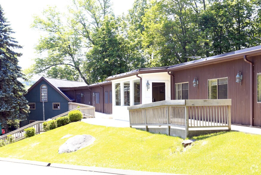 More Photos Of 9 Brookside Rd, Redding Showroom For Sale