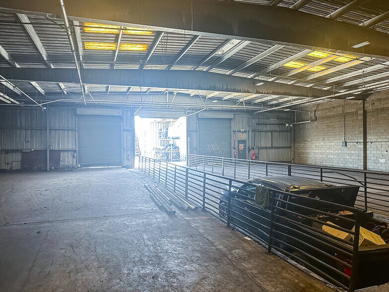 More Photos Of 4601 S Soto St, Vernon Warehouse For Lease