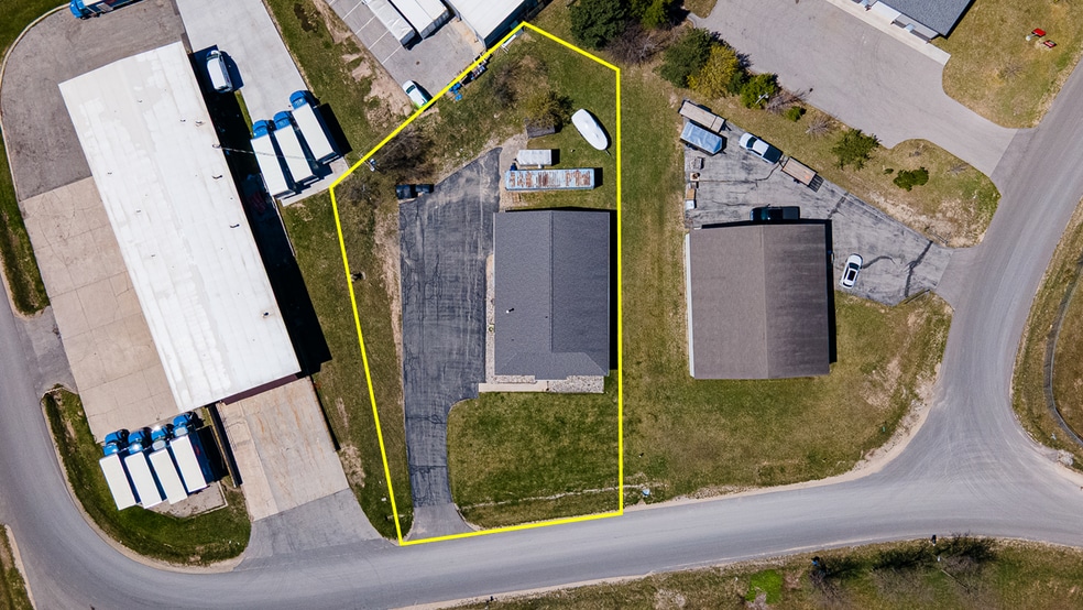 More Photos Of 571 Blue Star Ct, Traverse City Warehouse For Sale