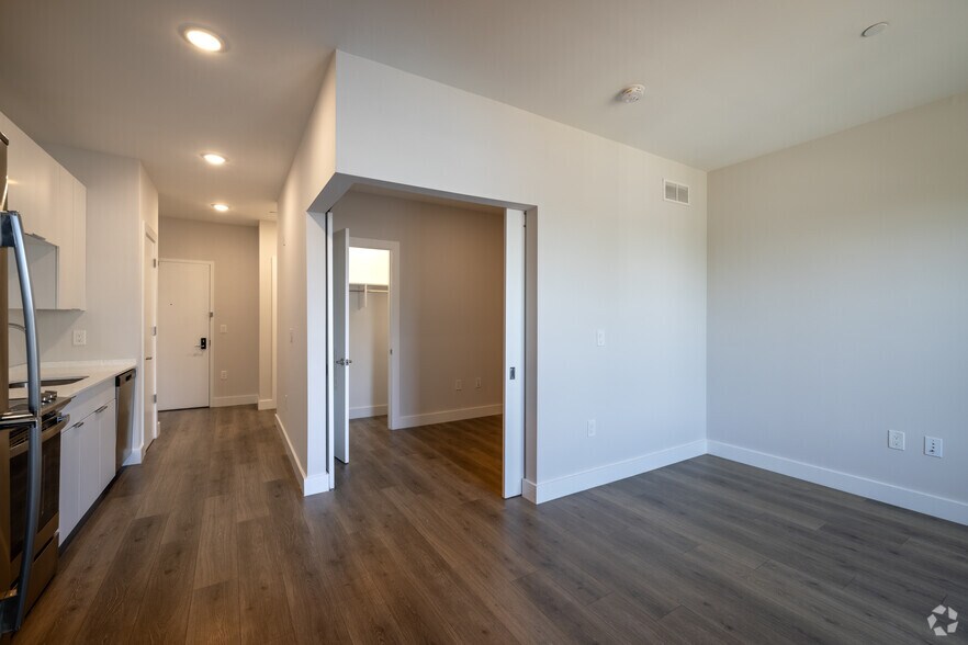 More Photos Of 81 Monroe St, Rahway Apartments For Lease