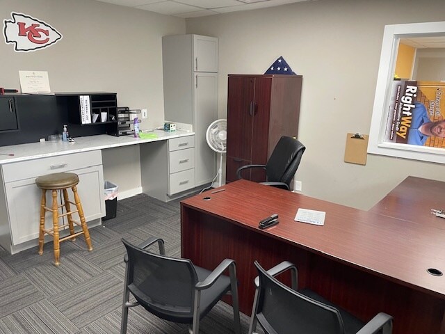 More Photos Of 2700 N Belt Hwy, Saint Joseph Office For Sale