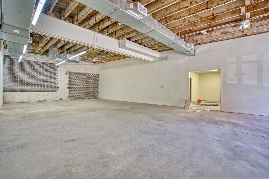 More Photos Of 516 Main St, Longmont General Retail For Sale