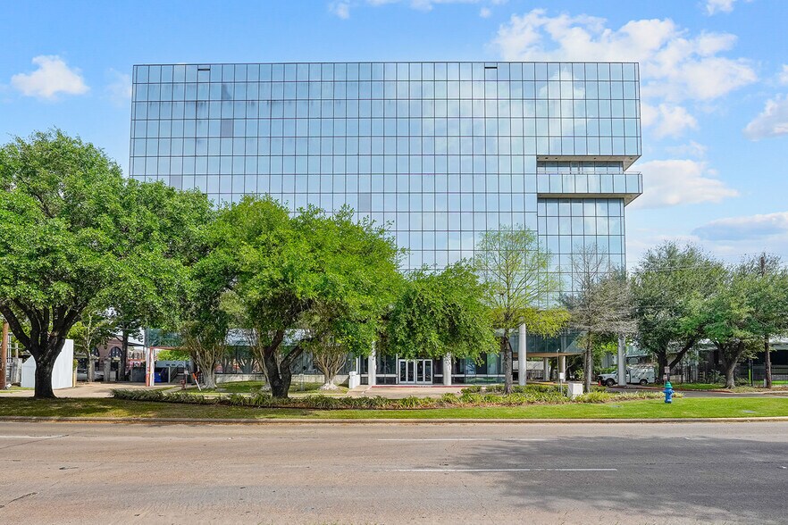 More Photos Of 6222 Richmond Ave, Houston Office For Sale