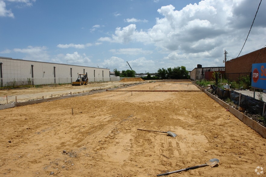 More Photos Of 11456 Harry Hines Blvd, Dallas Freestanding For Sale