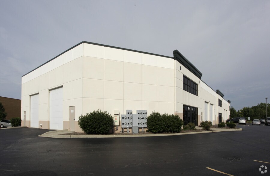 More Photos Of 18521 Spring Creek Dr, Tinley Park Light Distribution For Lease