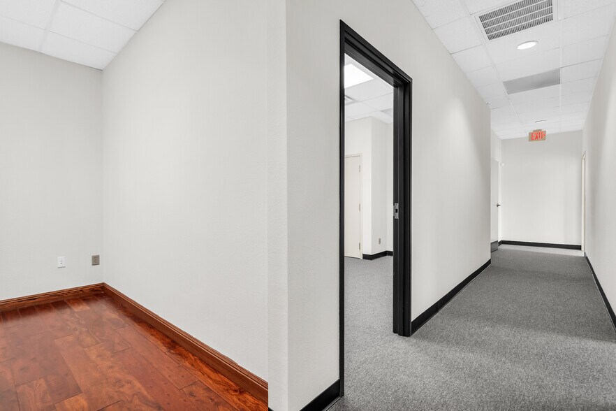 More Photos Of 1801 Precinct Line Rd, Hurst Medical For Lease