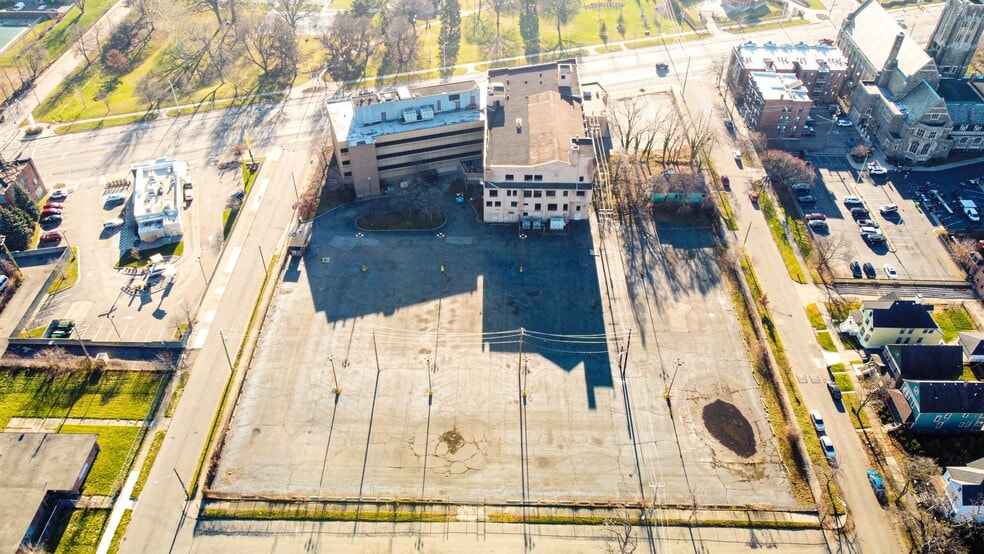 More Photos Of 8701-8735 E Jefferson Ave, Detroit Office Residential For Sale