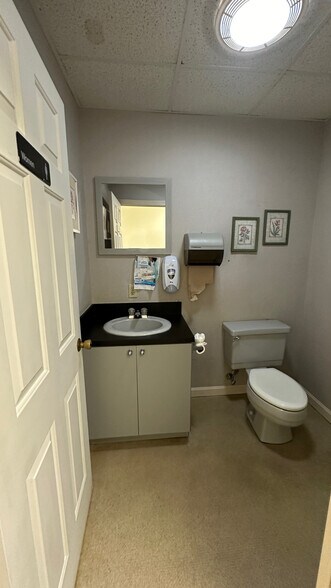More Photos Of 16 Jan Sebastian Dr, Sandwich Office For Sale
