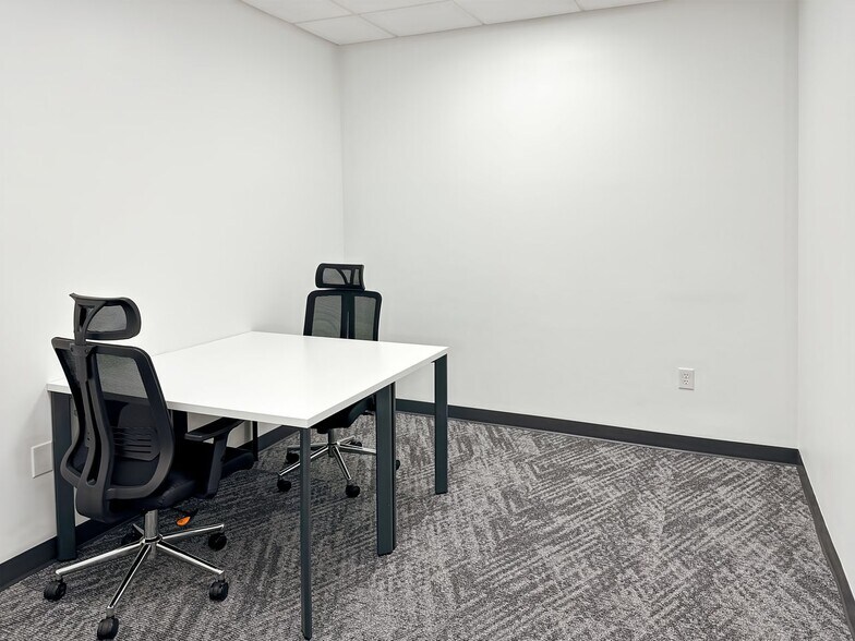 More Photos Of 3300 Gateway Centre Blvd, Morrisville Coworking Space