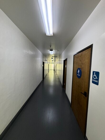 More Photos Of 7016-7024 Melrose Ave, Los Angeles Office For Sale