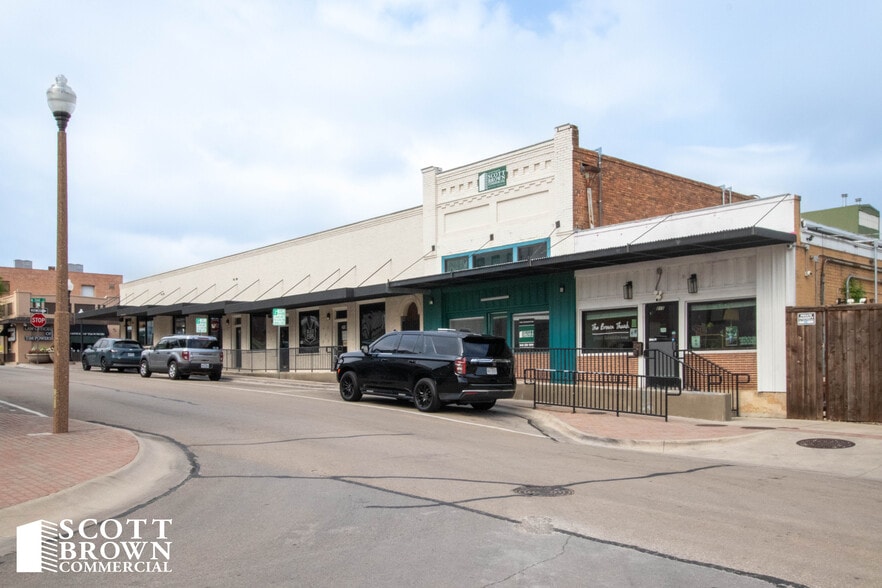 Primary Photo Of 205-211 Cedar St, Denton Storefront For Lease