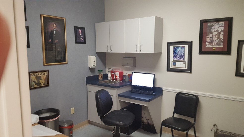 More Photos Of 2611-2635 Tamiami Trl, Port Charlotte Medical For Lease