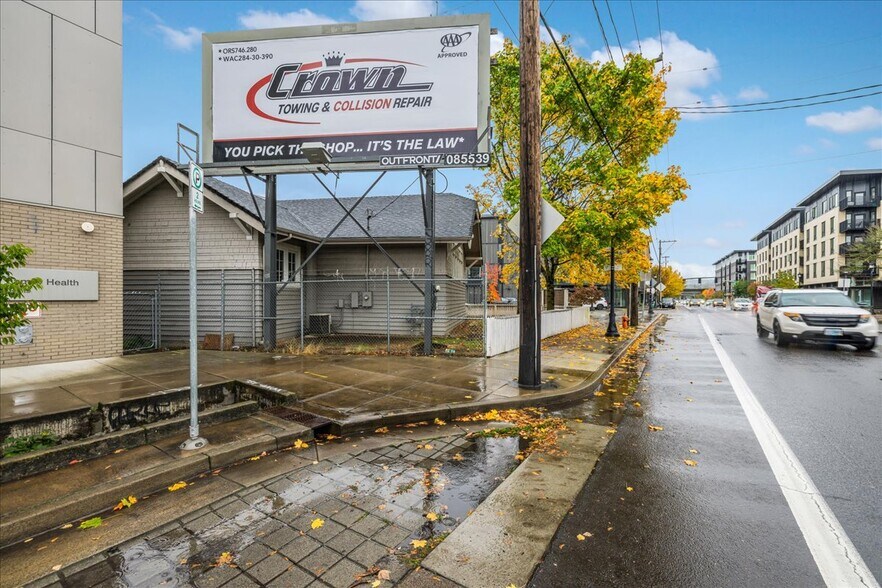 More Photos Of 5827 SE 91st Ave, Portland Medical For Sale