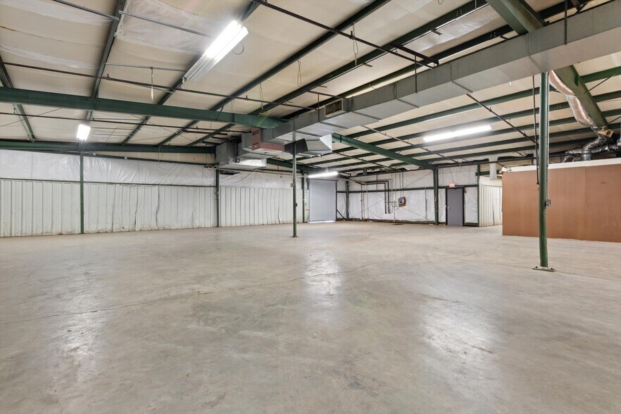 More Photos Of 1811-1813 Old Estill Springs Rd, Tullahoma Warehouse For Lease