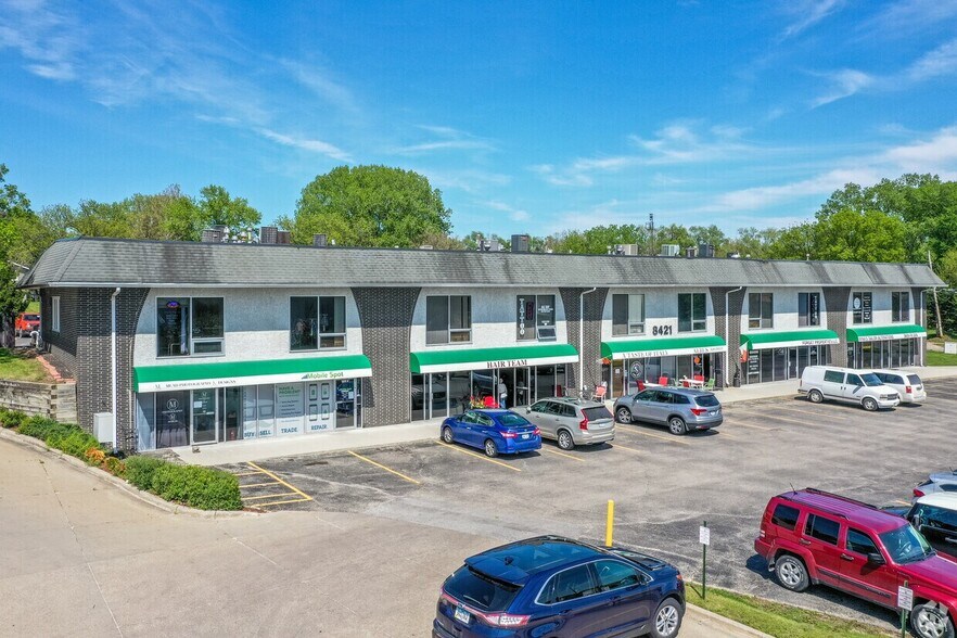 More Photos Of 8421 University Ave, Clive Office Residential For Lease