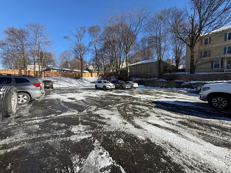 More Photos Of 121 Lincoln St, Worcester Healthcare For Lease