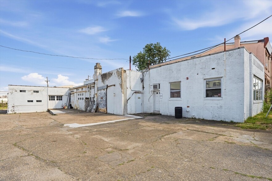 More Photos Of 4821 Garden St, Philadelphia Industrial For Sale
