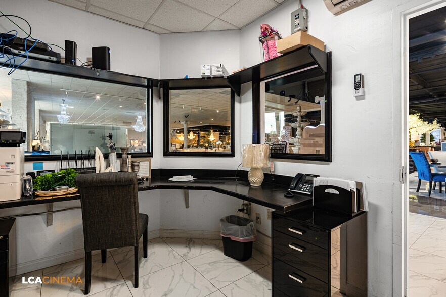 More Photos Of 3792 Ming Ave, Bakersfield General Retail For Sale