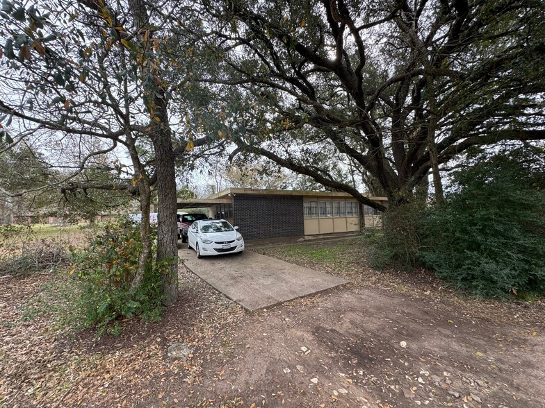 More Photos Of 300 Echols st, Prairie View Multifamily For Sale