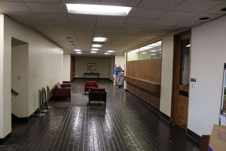 More Photos Of 604 Washington Ave, Greenville Bank For Lease