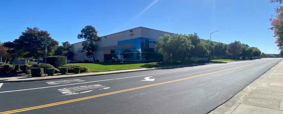 More Photos Of 1050 Aviator Dr, Vacaville Warehouse For Lease