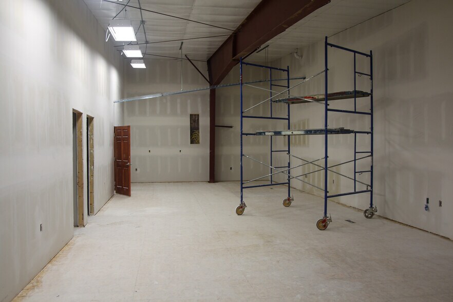 More Photos Of 501 N 16th St, Beresford Warehouse For Sale