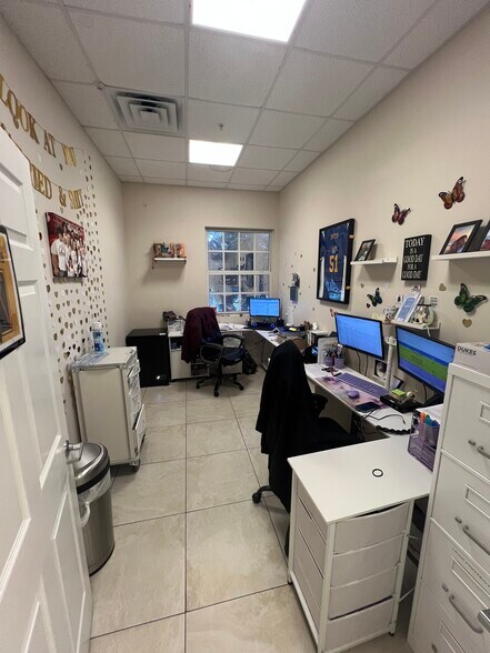 More Photos Of 266 NW Peacock Blvd, Port Saint Lucie Medical For Sale