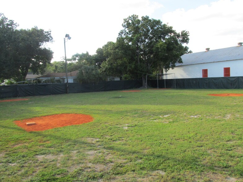 More Photos Of 1204 N Rome Ave, Tampa Warehouse For Lease