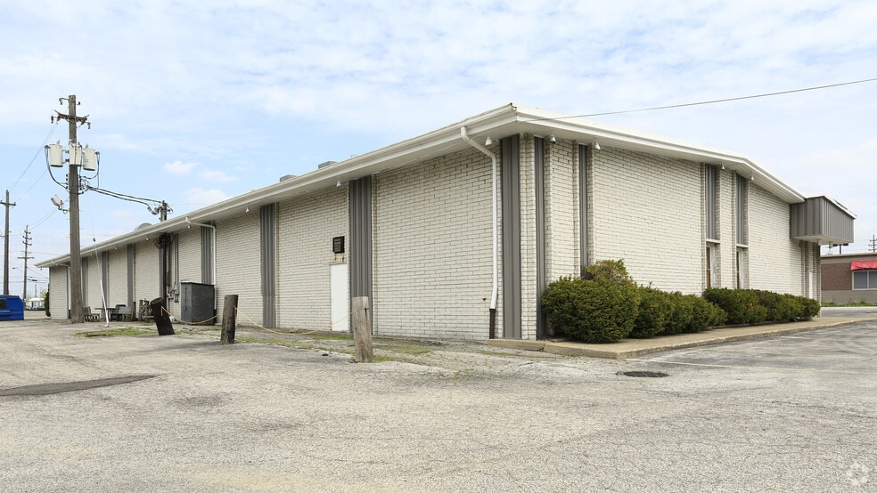 More Photos Of 25021 Rockside Rd, Bedford Lodge Meeting Hall For Sale